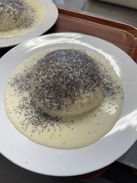 Germknödel mit Pflaumenmusfüllung