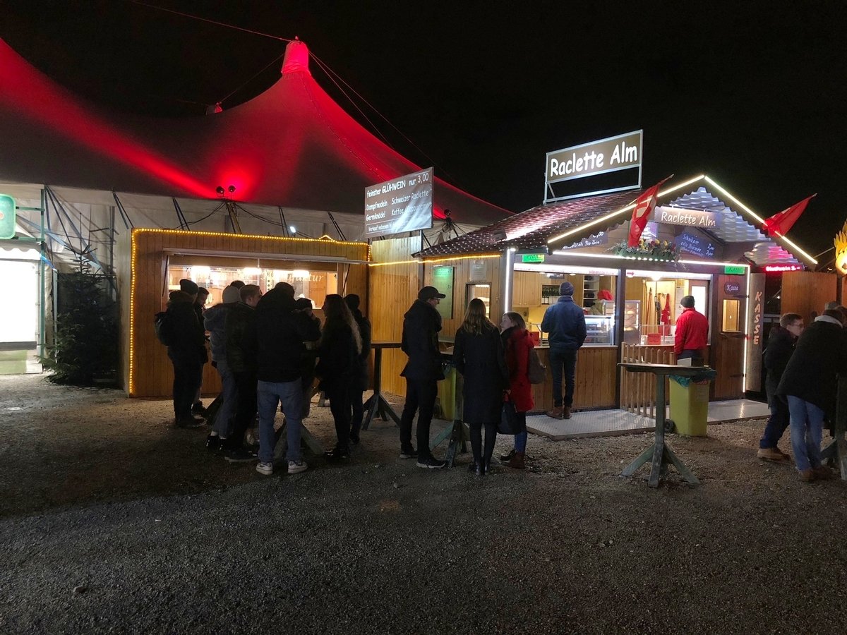 Raclette-Alm auf dem Wintertollwood Raclette-Alm auf dem Wintertollwood